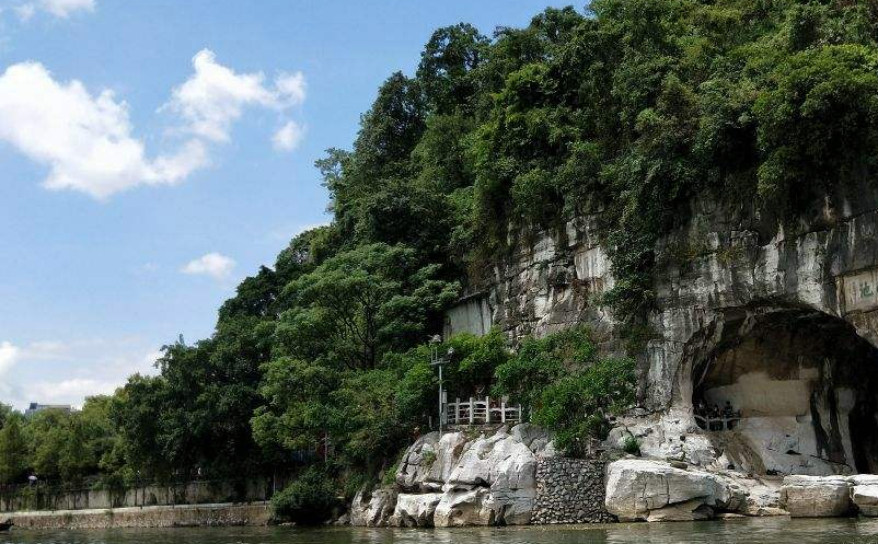 鄉(xiāng)村旅游營銷轉(zhuǎn)變傳統(tǒng)營銷觀念，進(jìn)入互聯(lián)網(wǎng)營銷模式