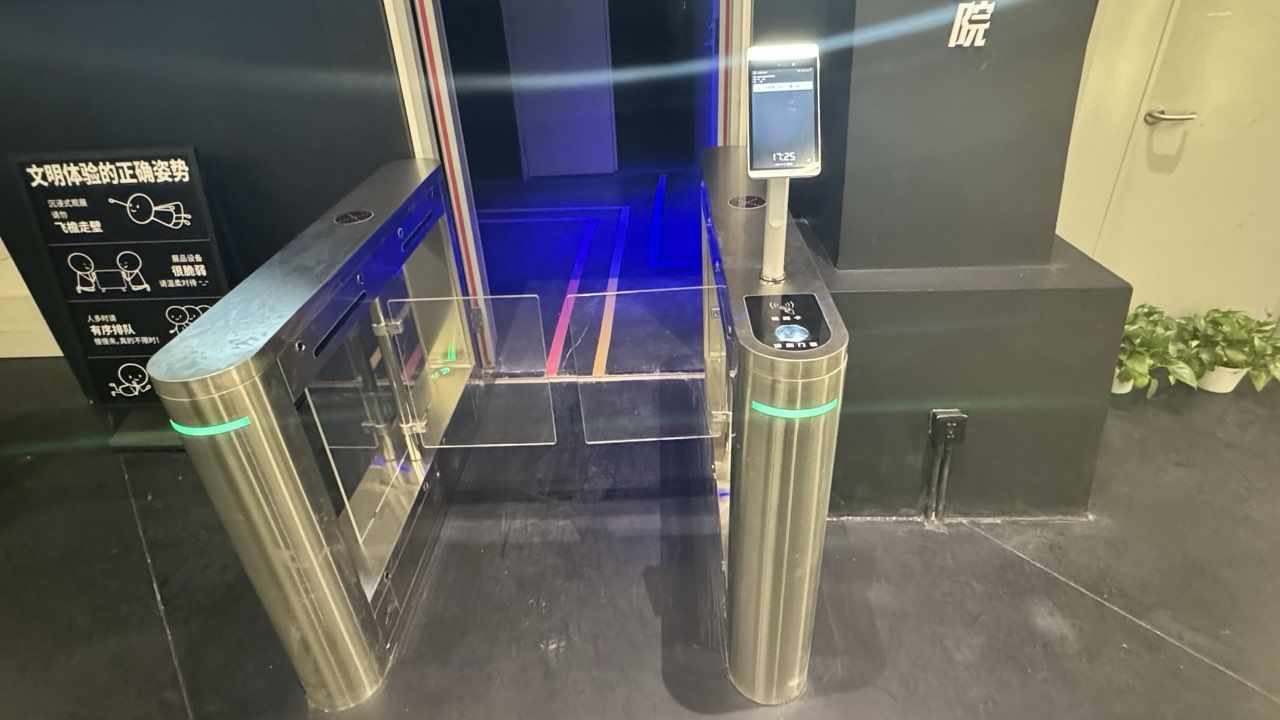 景區(qū)節(jié)假日客流高峰，票務管理噩夢？電子門票系統(tǒng)輕松應對！